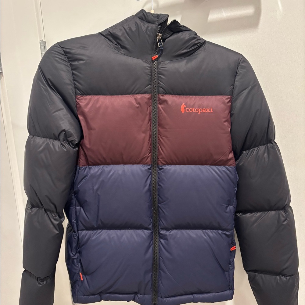 Cotopaxi Women’s Solazo Hooded Down Multicolor Puffer Jacket